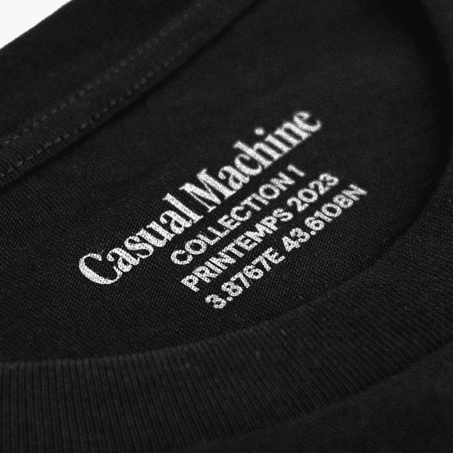 Transfert au col T Shirt noir Casual Machine