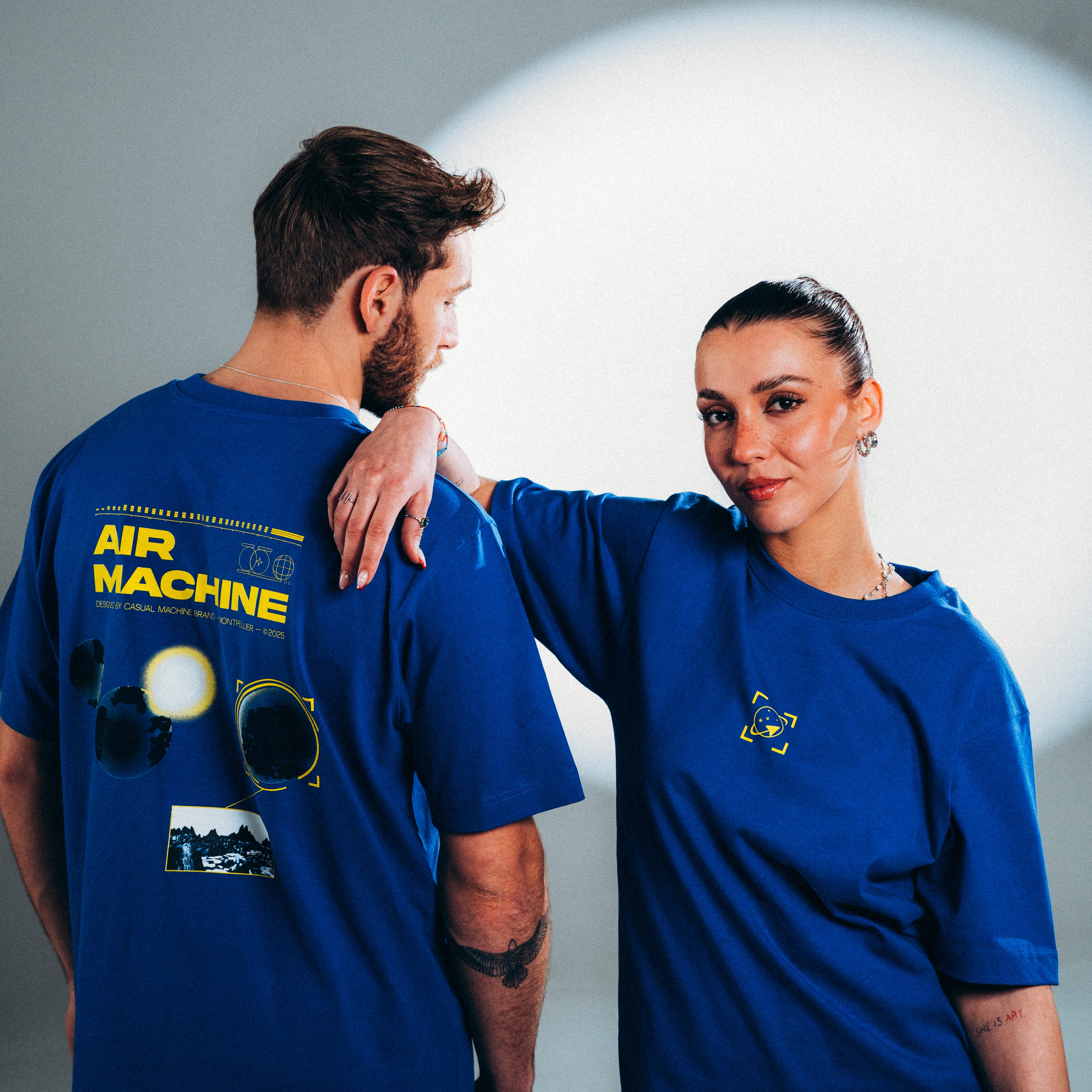 duo-tshirt-bleu-unisexe-impression-numerique-serigraphie-avant-coton-biologique