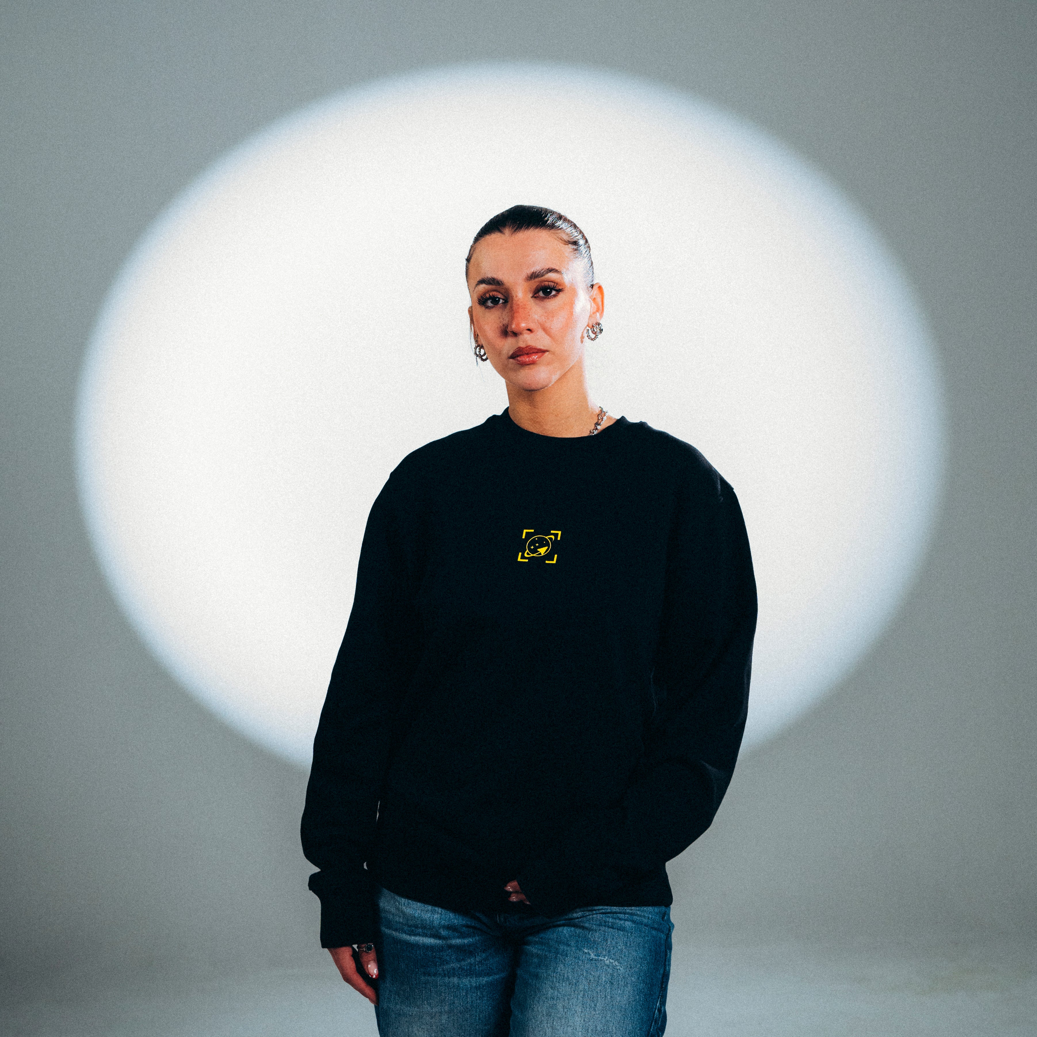 crewneck-unisexe-noir-impression-centrale-avant-100-coton-biologique-oeko-tex-gots-peta-approved-fairwear