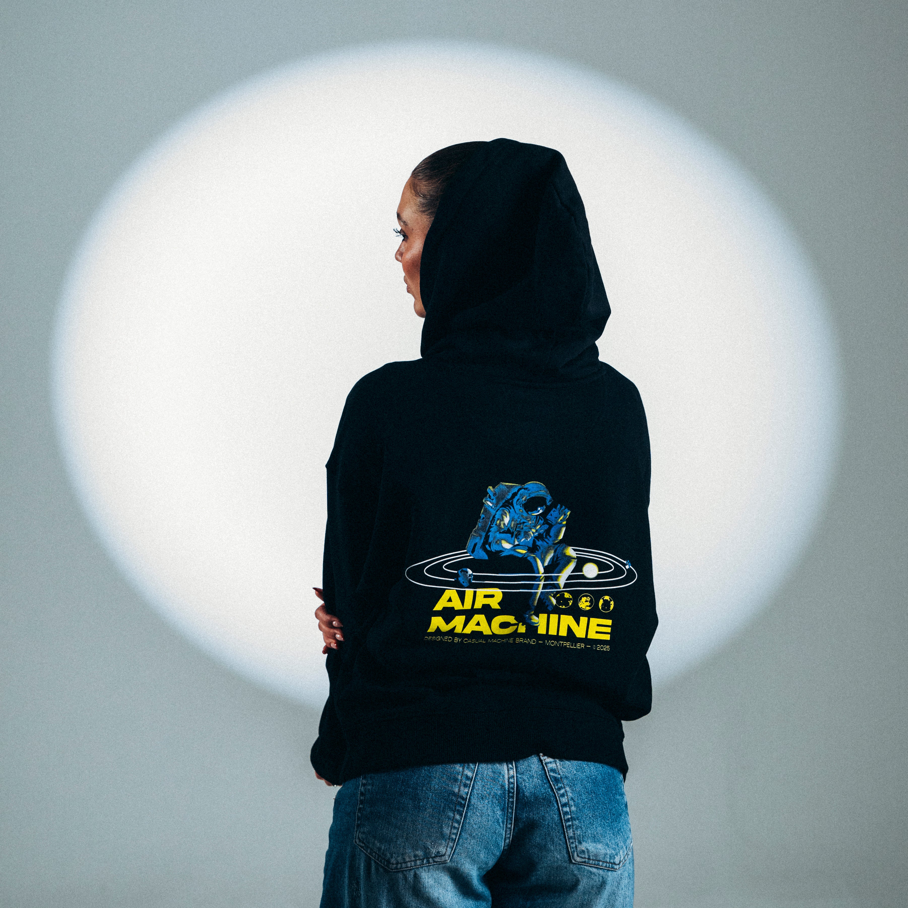 hoodie-sweat-noir-unisexe-air-machine-impression-dos-capuche