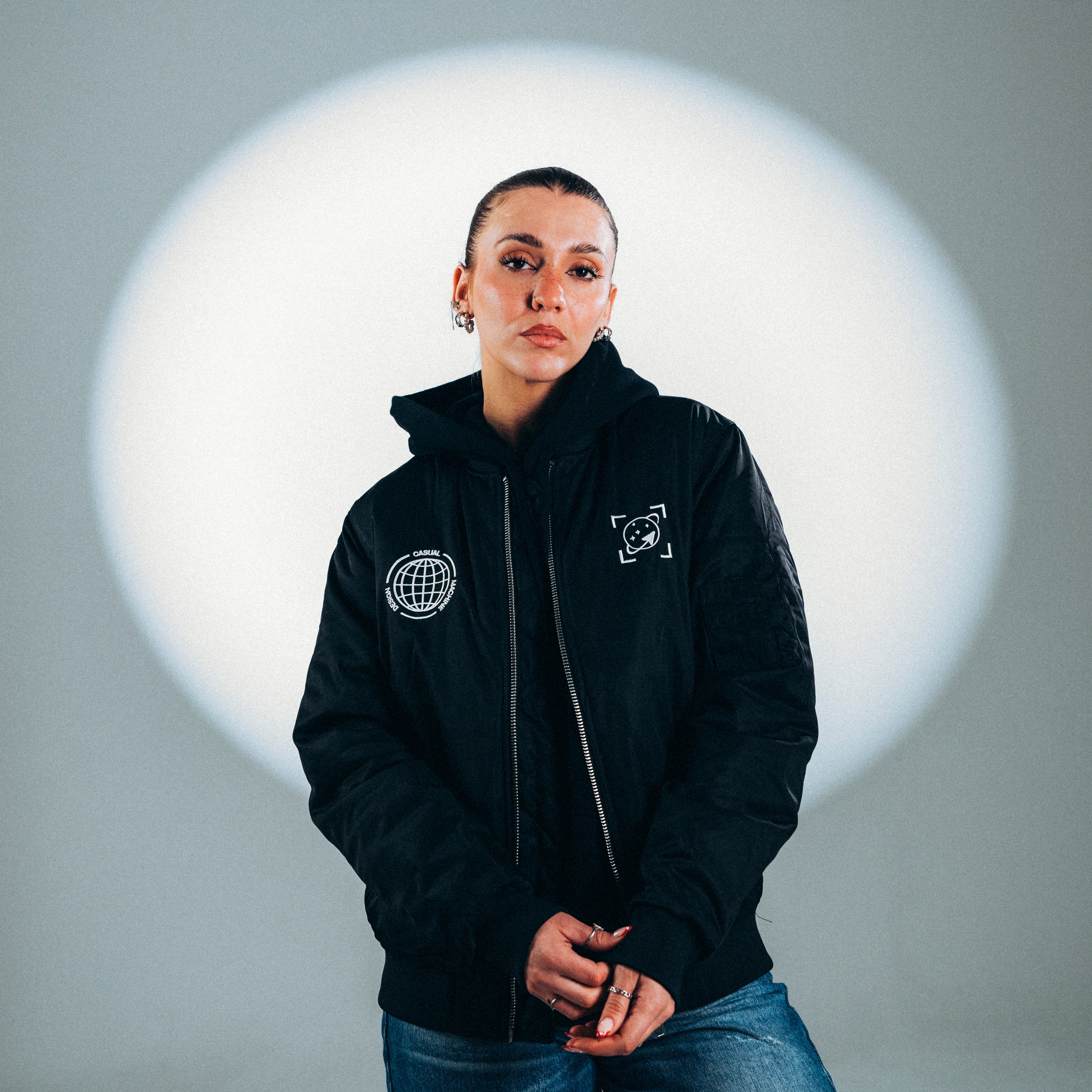 veste-bomber-espace-unisexe-noir-coupe-standard-broderie-avant-impression-dos-de-face