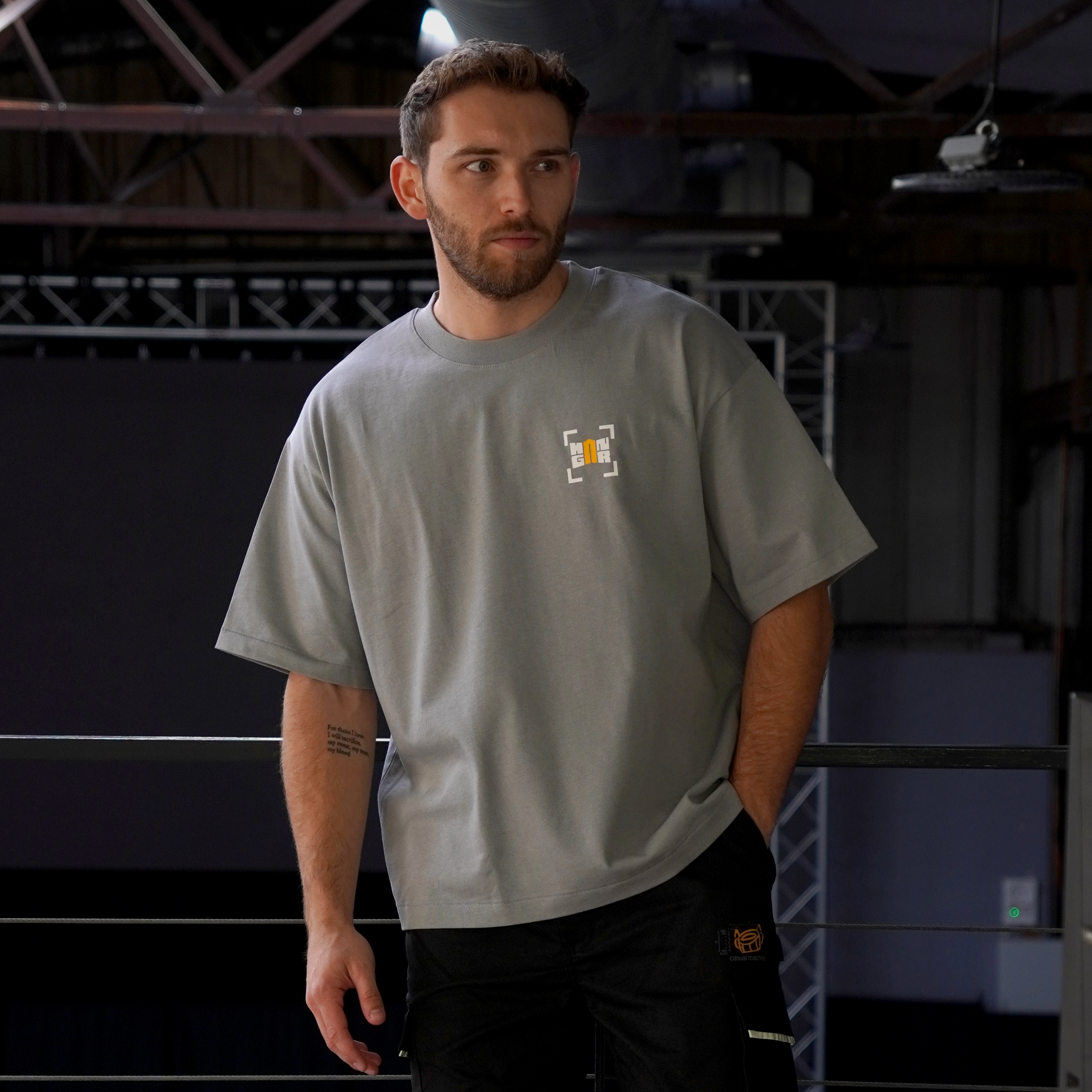 T-shirt Casual × Hangar